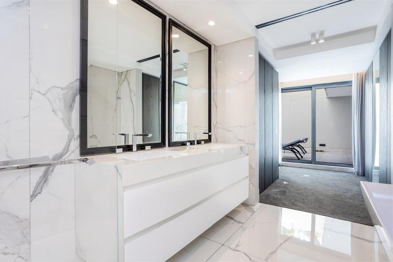 5 Bedroom Property for Sale in Bantry Bay Western Cape